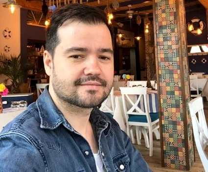 1 laurentiu duta prezent jpg jpeg