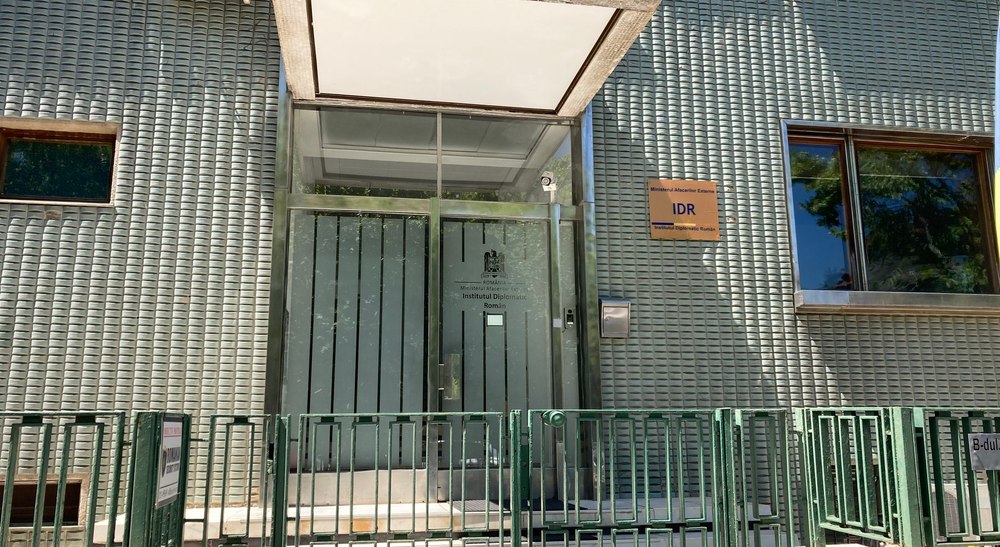 Reprezentanții Institutului Diplomatic Român cer să nu fie desființată instituția pe motiv că „nu consumă mult”