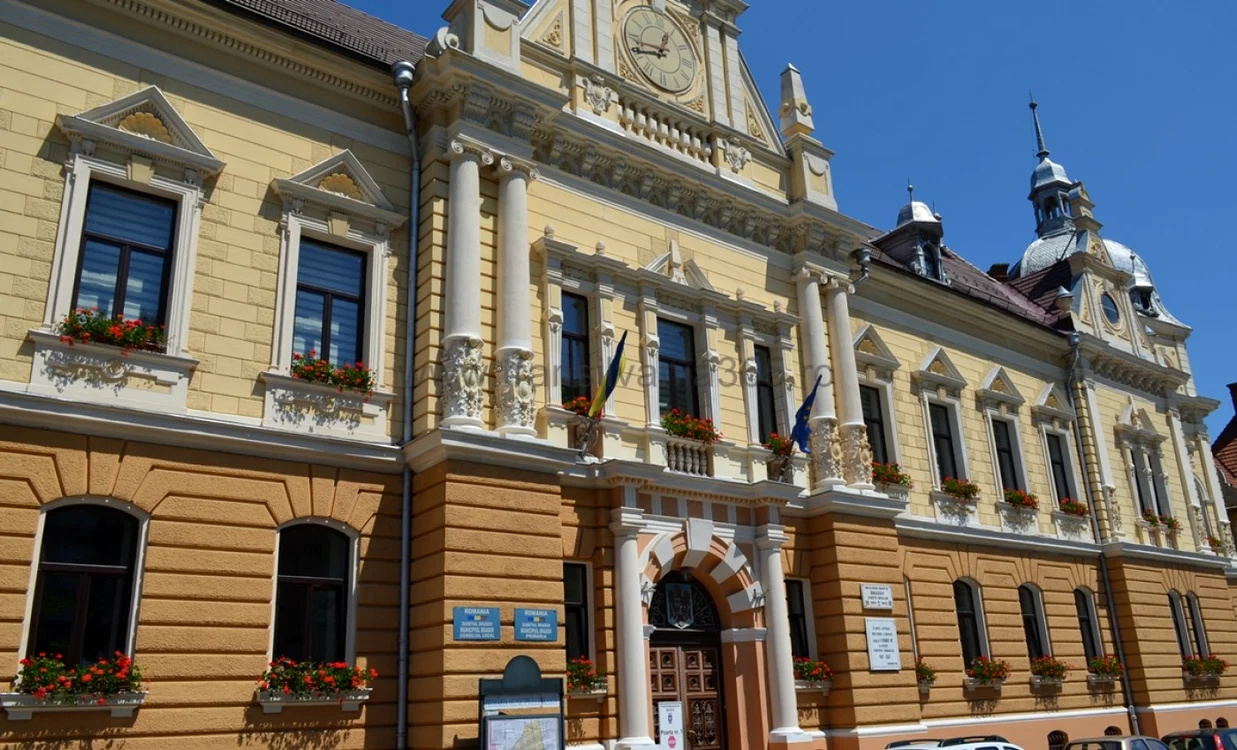 Ceasul din Turnul Primăriei Braşov s-a oprit la ora unu fără un sfert FOTO transilvania365