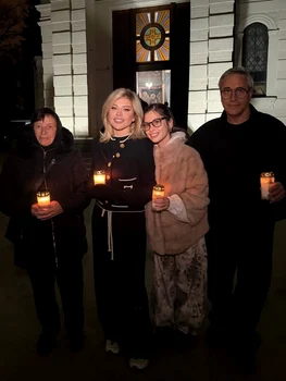 Loredana Groza, cu fiica, mama și fratele ei Cristian 