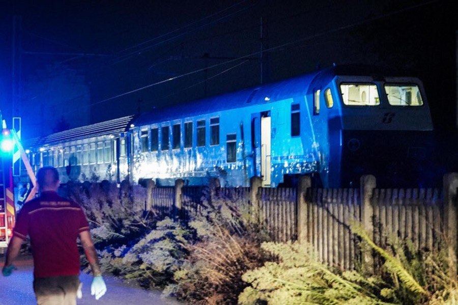 Tragedie în Italia: Cinci lucrători feroviari au murit loviţi de tren lângă Torino