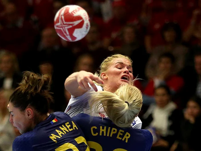 
    Oana Manea şi Laura Chiper au suferit contra norvegiencelor  