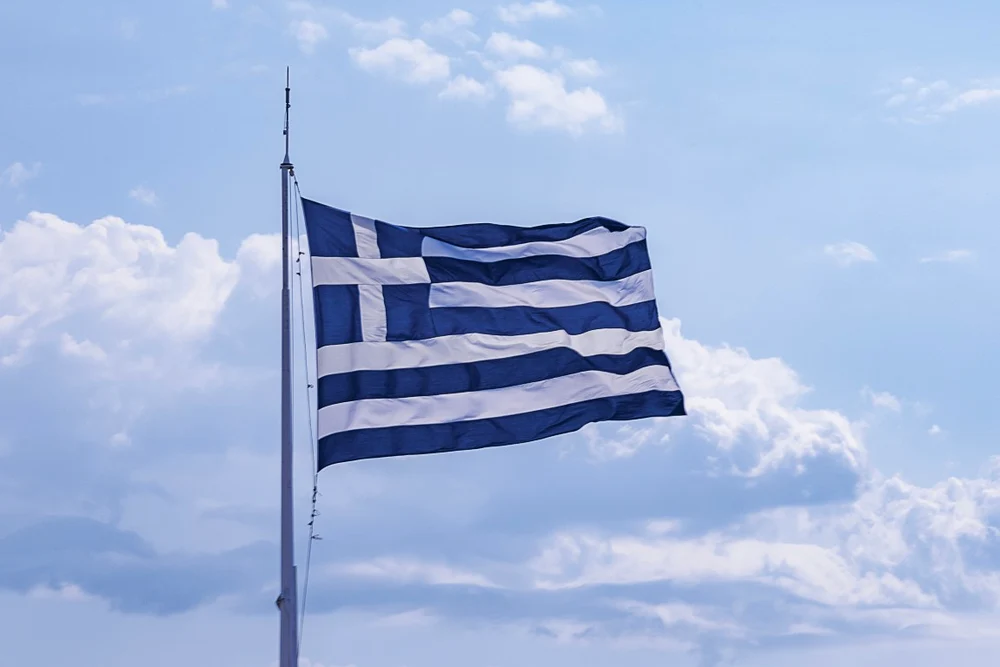 După un deceniu de criză, Grecia revine spectaculos în economia europeană. Evaziunea, combătută cu drone, AI și plăți cu telefonul