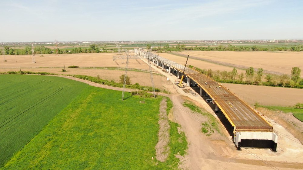 Imagini de la pasajul rutier din Vest. Oficialii au pus pariu că lucrările se termină într-un an și jumătate