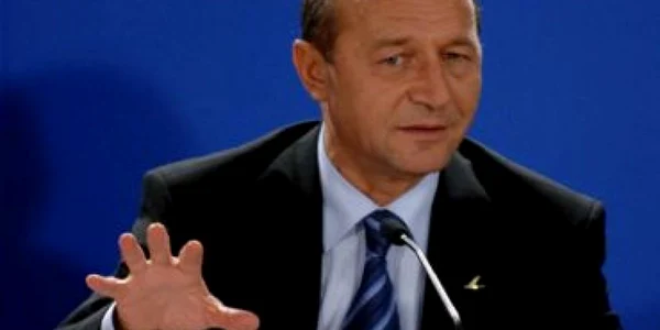 Băsescu va discuta la Bruxelles despre planurile anticriză europene şi securitatea energetică