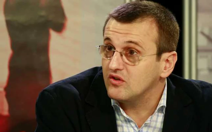 Europarlamentarul Cristian Preda a susţinut o conferinţă de presă la sediul PMP Dâmboviţa şi a mers, apoi, în Târgovişte, la întâlniri electorale cu membri şi simpatizanţi