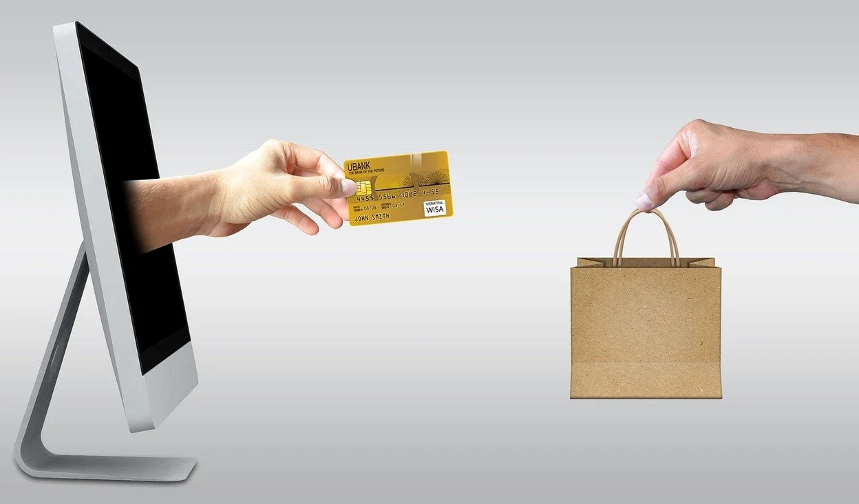Plățile online cu carduri Visa a crescut cu 50% în aprilie 2020
