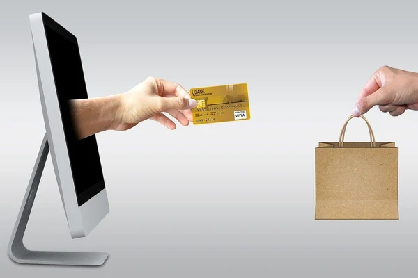 Plățile online cu carduri Visa a crescut cu 50% în aprilie 2020