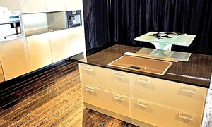 Mânerul  sertarului  este din cristal  de Murano jpeg