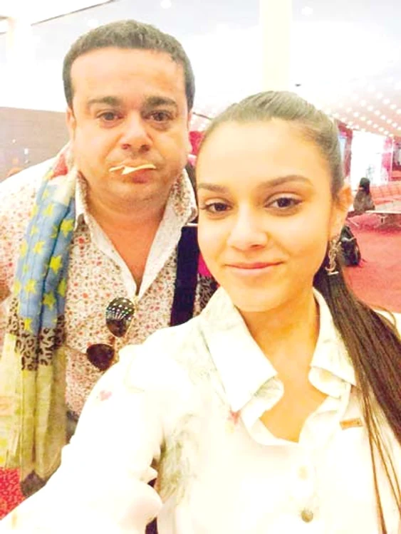 Adi Minune  are probleme cu  fiica cea mare,  Carmen, de 16 ani