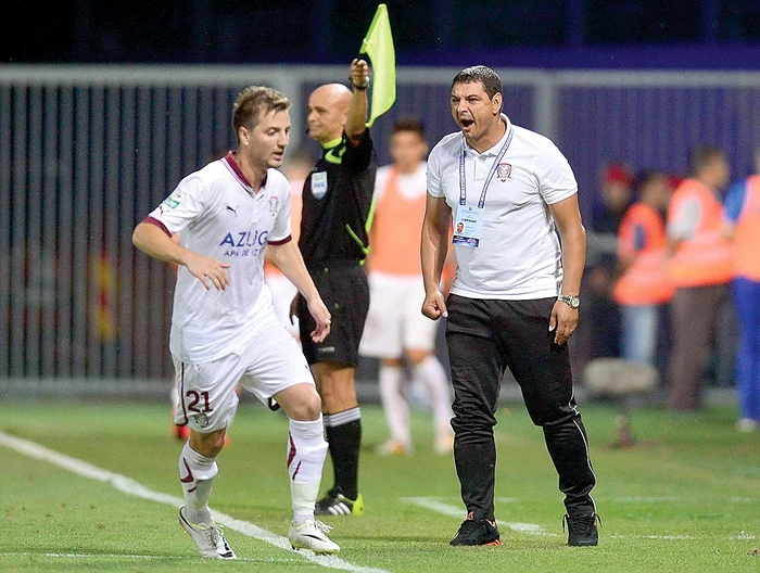 
    Ionel Ganea a pierdut două meciuri de la instalarea pe banca RapiduluiFoto: Răzvan Păsărică   