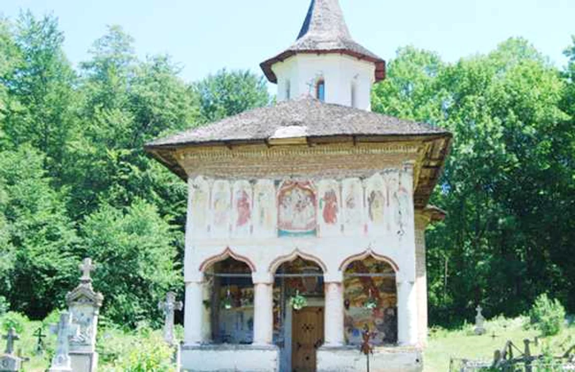 Biserica are aproape cinci secole vechime FOTO. Jurnalul de Argeş