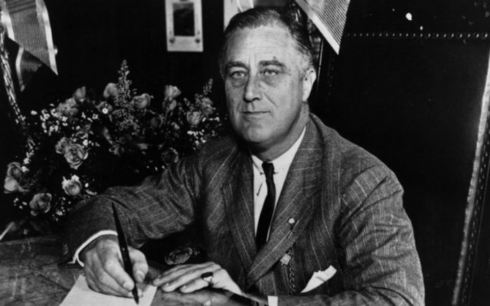 12 aprilie: Se stinge din viață Franklin Roosevelt, singurul președinte al SUA cu patru mandate