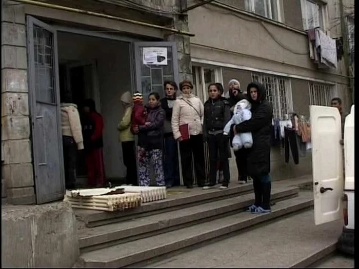 Ieşenii din căminul Decebal au fost debranşaţi de la căldură