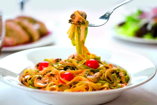 tagliatelle cu sos rosu jpeg