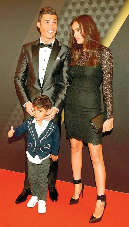 Neymar şi Messi nu sunt doar vedetele Barcelonei, ci şi tătici cu acte în regulă