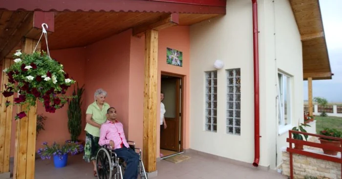 Casele protejate sunt destinate persoanelor adulte cu dizabilităţi