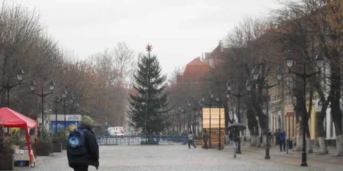 Pietonalul îşi aşteaptă colindătorii