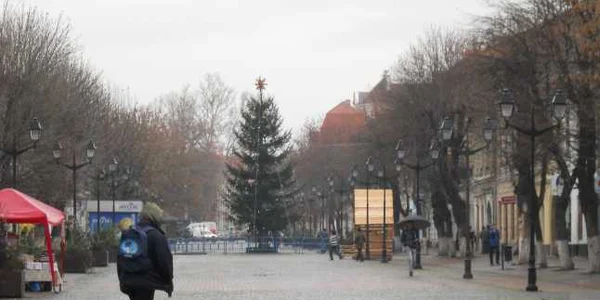 Pietonalul îşi aşteaptă colindătorii