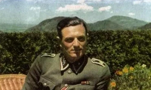 El este ultimul om in viata care l a cunoscut personal pe Hitler! jpeg