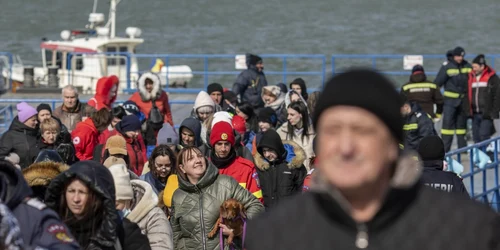 Refugiati ucraineni intrati în Romania cu bacul prin vama Isaccea FOTO Inquam Photos / Ilona Andrei