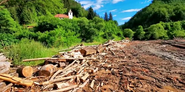 Biserica din Runcu Mare, Ţinutul Pădurenilor. Imagini aeriene