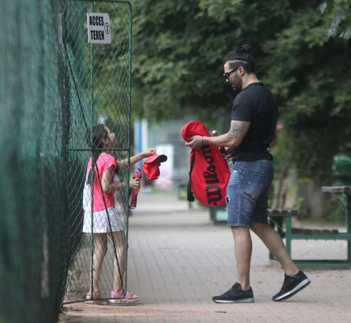 
    Pepe a aşteptat-o pe Maria să iasă de pe terenul de tenisfoto: Mihai Ionescu  