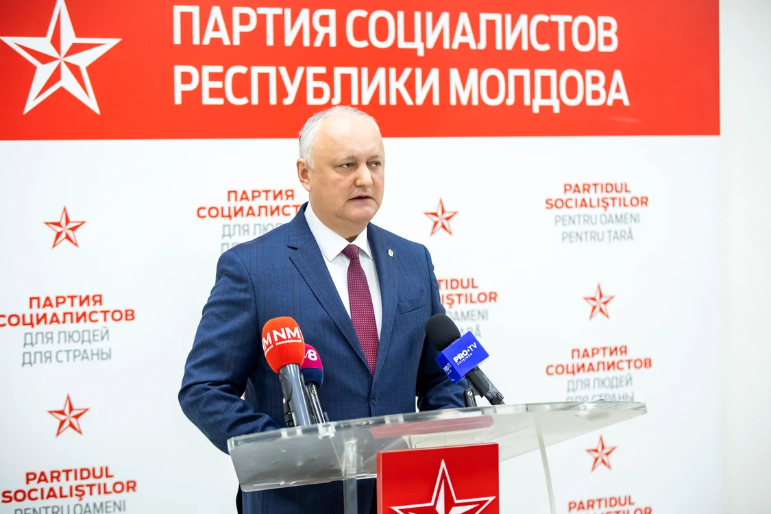 Igor Dodon susține că deputații socialiștii vor să scape de cetățenia română. FOTO: Socialistii.md