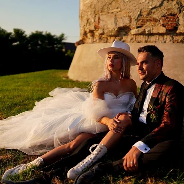 Alina şi Raul au petrecut la Castelul Banffy alături de 700 de invitaţi 