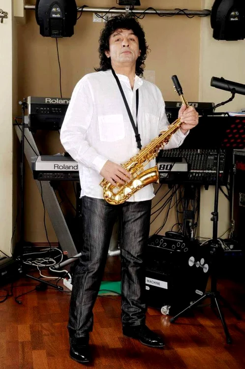 Micky Pavel este și el cooptat în acest proiect muzical intitulat Sysetm 