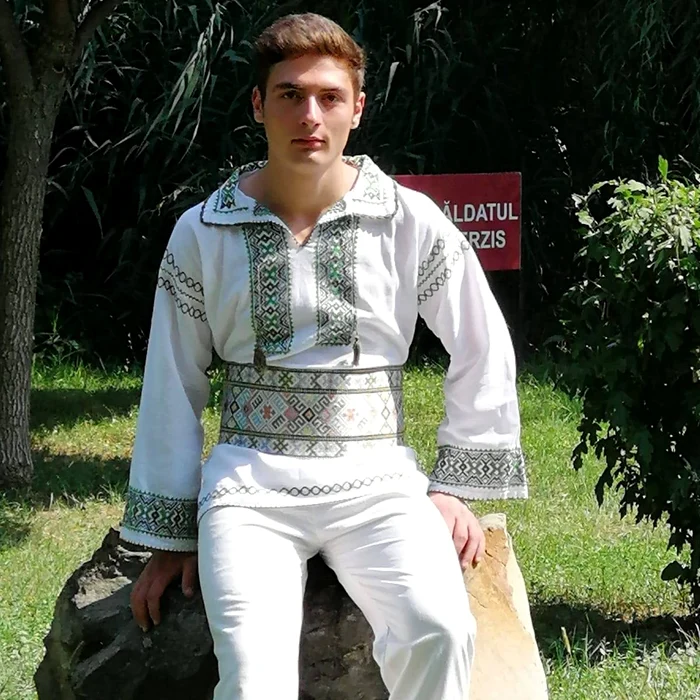 Marian Ursea are 19 ani, muncește și este un tânăr cuminte și responsabil