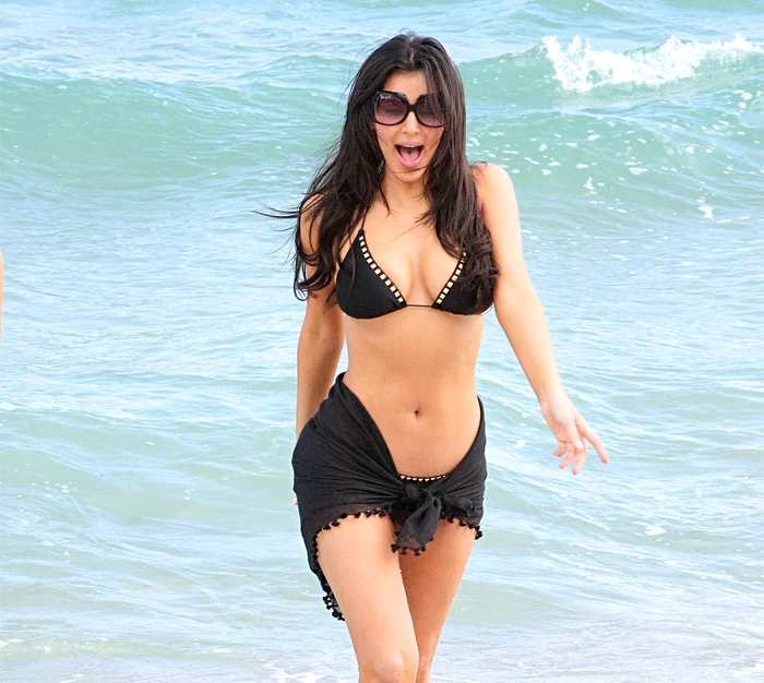 
    Demi Moore (52 de ani)  