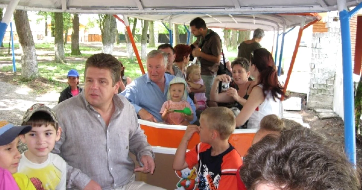 Şi viceprimarul Maior s-a plimbat cu trenuleţul Thomas