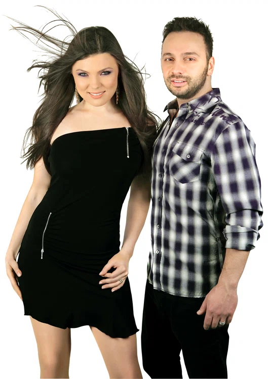 
    Paula Seling şi Ovi au participat prima dată  la Eurovision în 2010, cu piesa “Playing  with fire”, când s-au clasat pe locul 3, şi a doua oară în acest an, cu piesa “Miracle”, când au ocupat locul 12.  