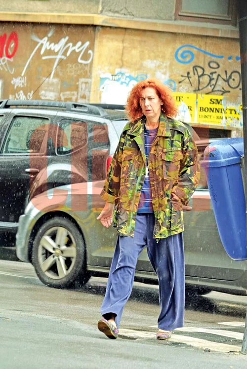 Brianna a ieşit la magazinul de lângă casă cu părul vâlvoi (Foto: Alex Muscaliu)