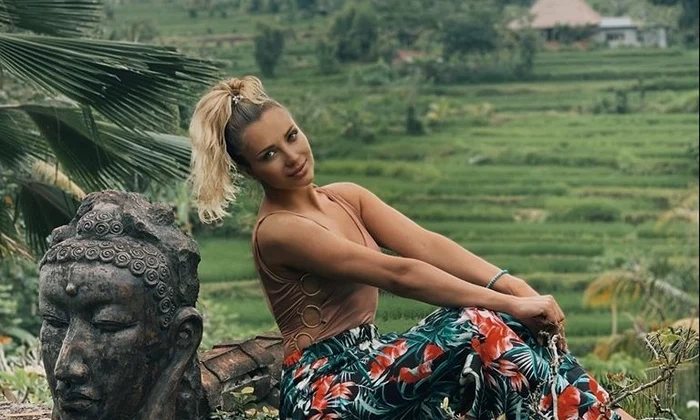 6 cantareata lora in bali jpg jpeg