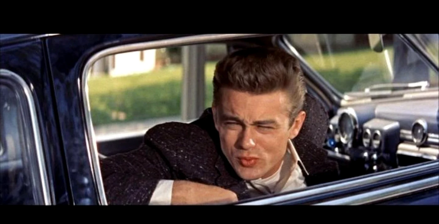 James Dean a fermecat tinerele cu imaginea sa de băiat rău
