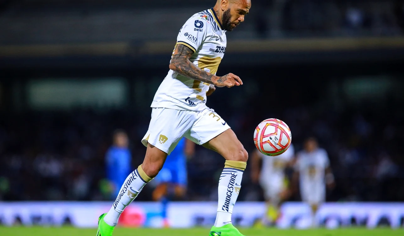 Dani Alves, în mijlocul unui scandal (FOTO: Getty Images)