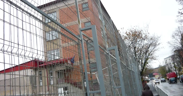 De la prima oră pompierii militari au fost solicitaţi să intervină pentru a degaja carosabilul FOTO Arhivă Adevărul