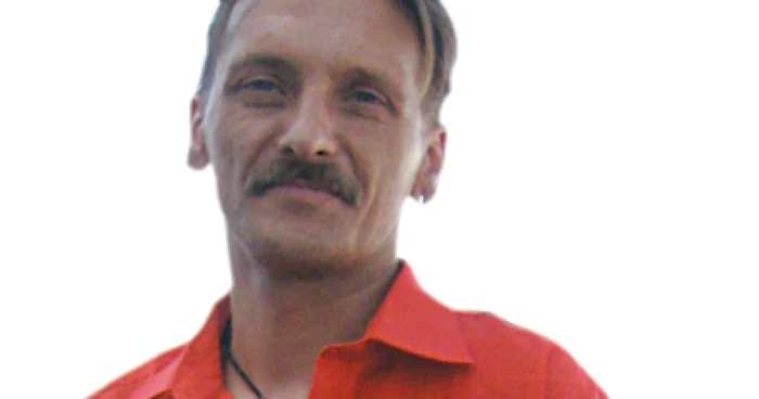 Timişoara: PORTRET / Dorian Tănase cântă cu pasiune chiar şi după gratii