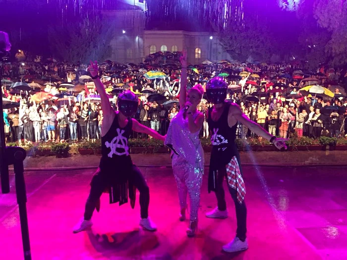 anda adam concert jpeg