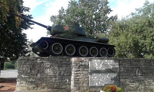 Monumentul controversat din orașul estonian Narva (© Leon petrosyan / Wikimedia Commons)