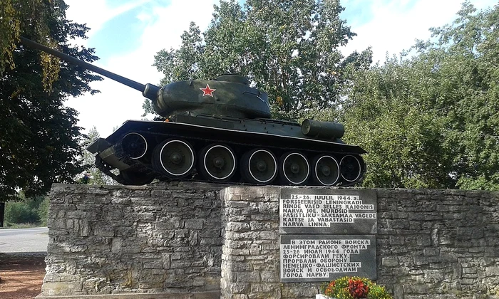 Monumentul controversat din orașul estonian Narva (© Leon petrosyan / Wikimedia Commons)