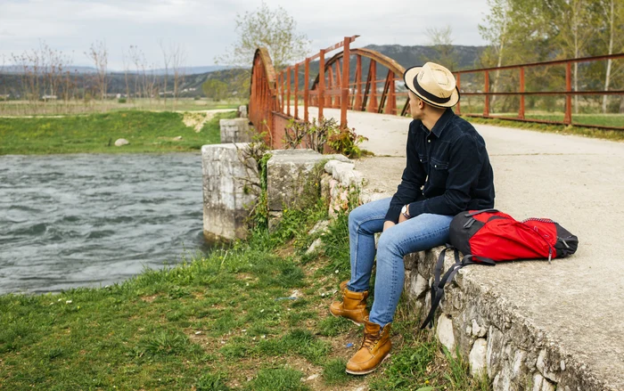 Mulți români care se întorc în țară spun că nu se mai pot adapta aici. Foto: Freepik.com
