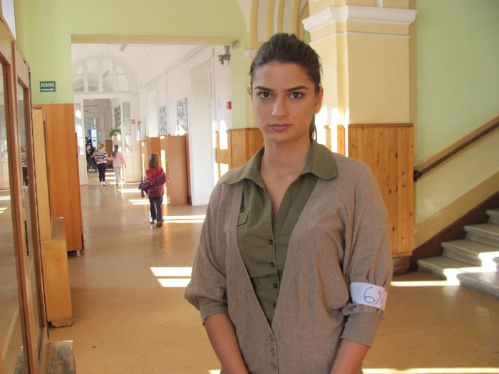 Iulia Miron, într-o pauză, la Colegiul Naţional „Gheorghe Şincai“ din Cluj FOTO: Florina Pop