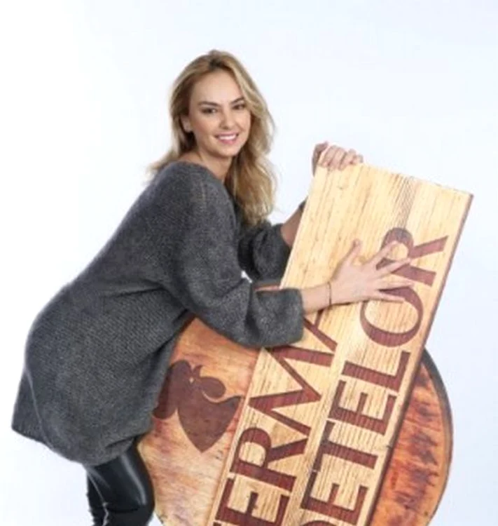 Roxana Ionescu şi-a făcut bagajele după doar patru zile la "Ferma Vedetelor"foto: Pro Tv
