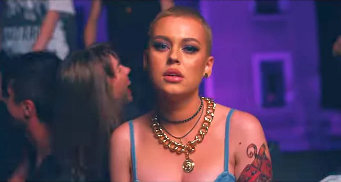 Misha in clipul lui Connect r vinovat jpeg