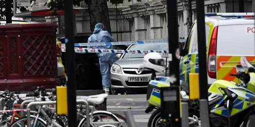 Atac terorist la Londra un barbat a intrat cu masina pe trotuar. FOTO EPA-EFE