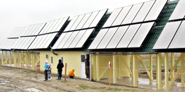 Panourile solare montate pe locuinţele construite prin ANL vor fi date în funcţiune de la 1 noiembrie