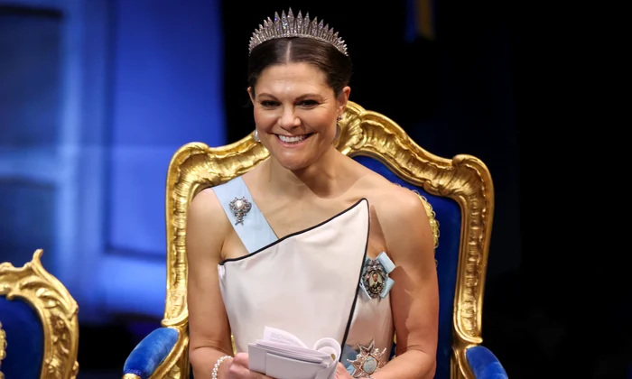 Regele Carl al XVI lea Gustaf, Prințul Daniel, Regina Silvia și Prințesa Victoria a Suediei la ceremonia de decernare a Premiilor Nobel 2025, GettyImages (1) jfif